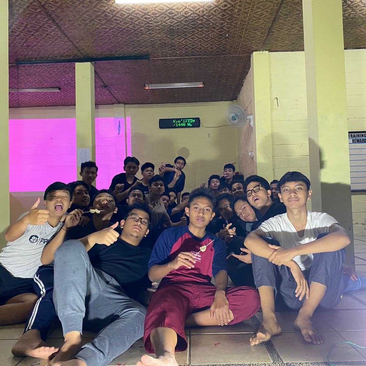 Foto bareng wali kelas
